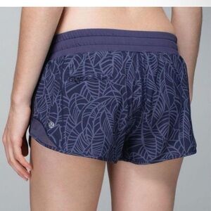 Lululemon Pretty Palm Size 6 Hotty Hot Shorts